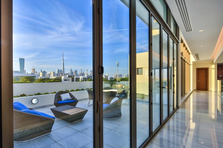 Contemporary Show Mansion – District One — photograph 28