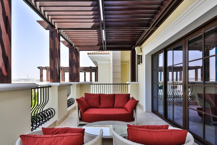 Mediterranean Show Mansion — photograph 19