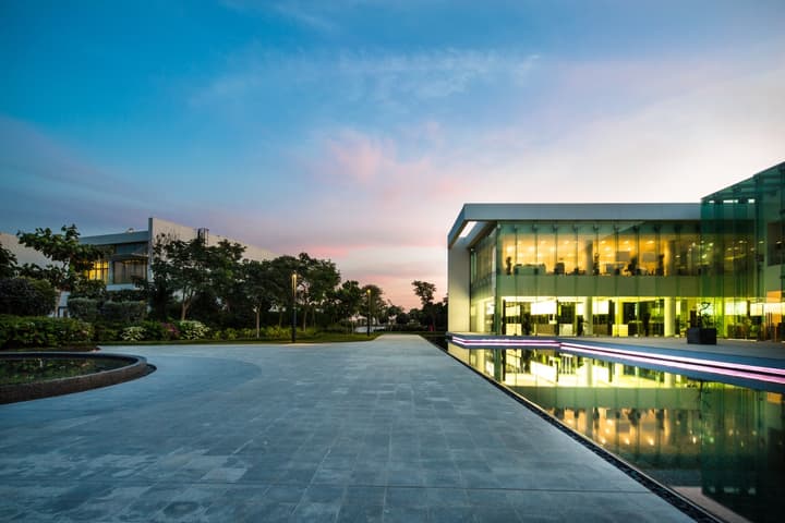 Meydan Sales Center — photograph 15
