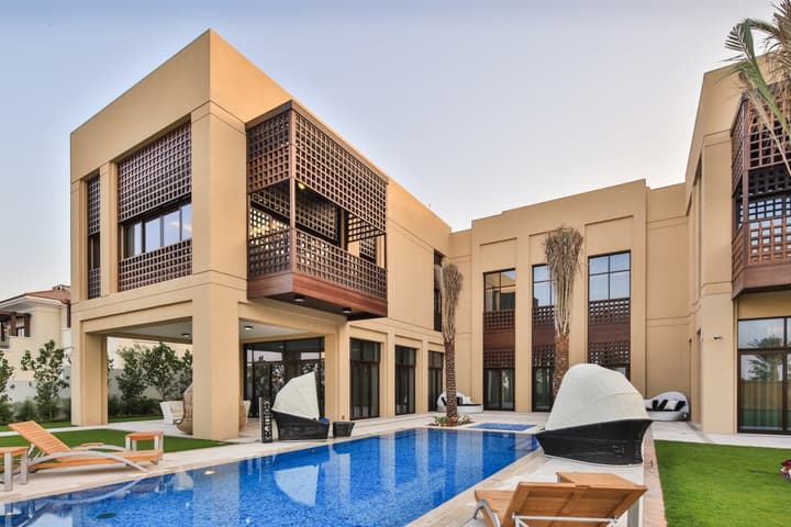 Modern Arabic Show Mansion – District One — photograph 3