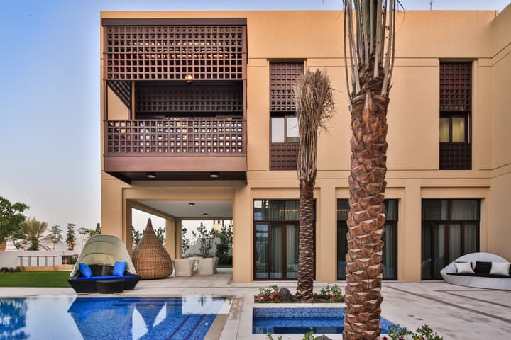 Modern Arabic Show Mansion – District One — photograph 7