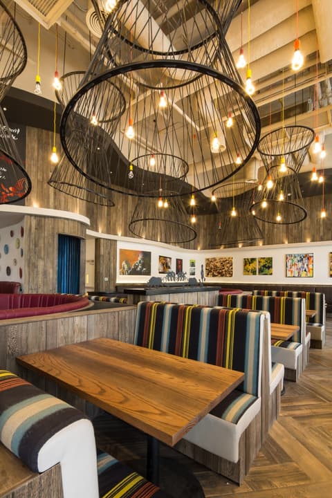 Nando's — photograph 2