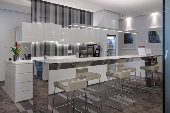 Regus Office — photograph 10