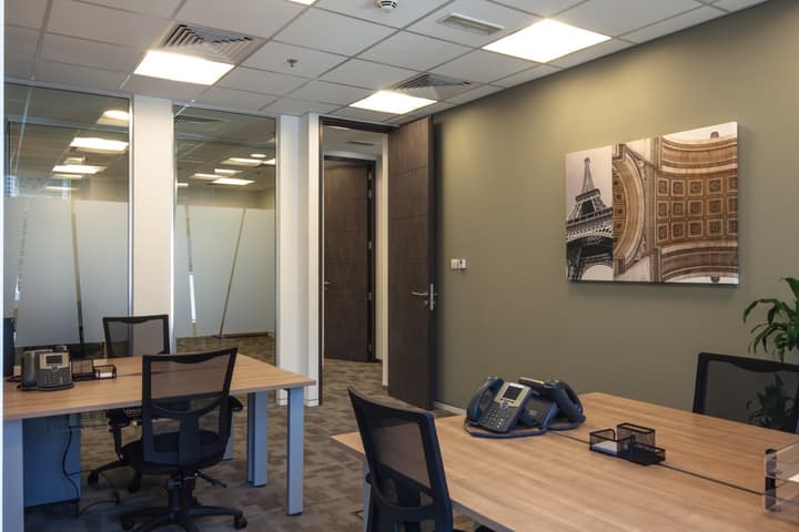 Regus Office — photograph 12